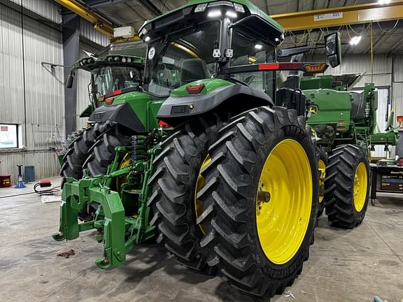 Image of John Deere 8R 370 equipment image 2