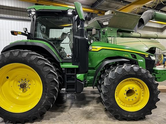 Image of John Deere 8R 370 equipment image 1