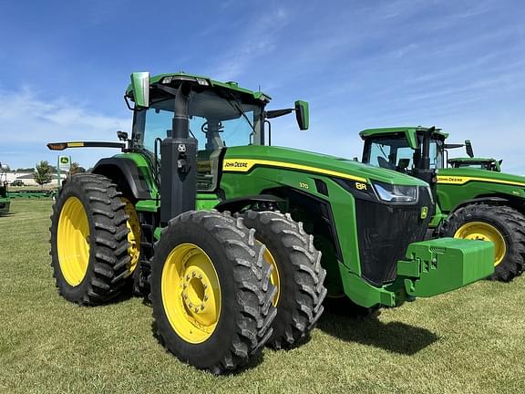 Image of John Deere 8R 370 equipment image 2