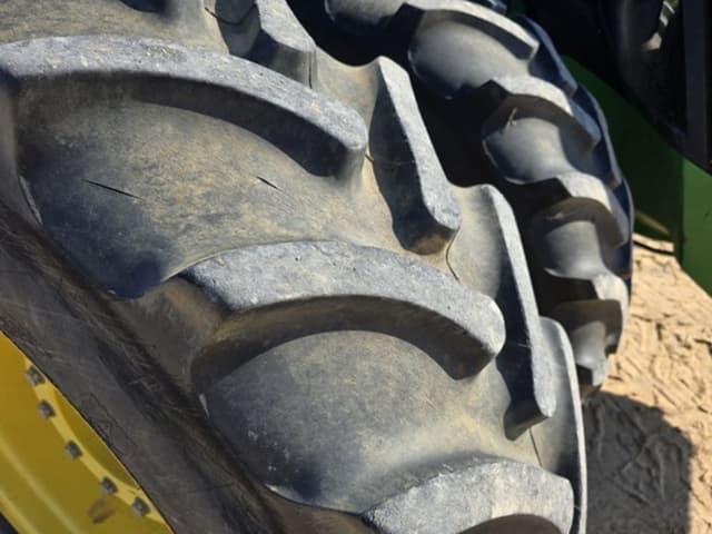 Image of John Deere 8R 370 equipment image 3