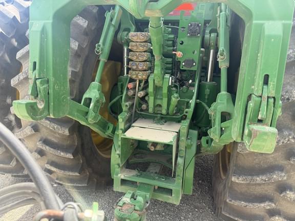 Image of John Deere 8R 410 equipment image 4