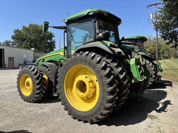 Image of John Deere 8R 410 equipment image 4