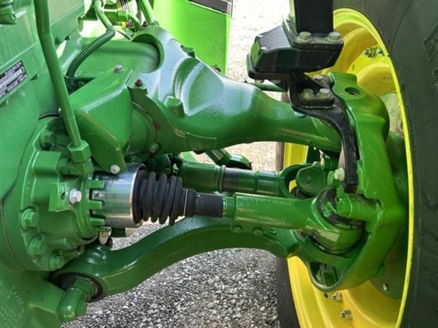 Image of John Deere 8R 410 equipment image 2