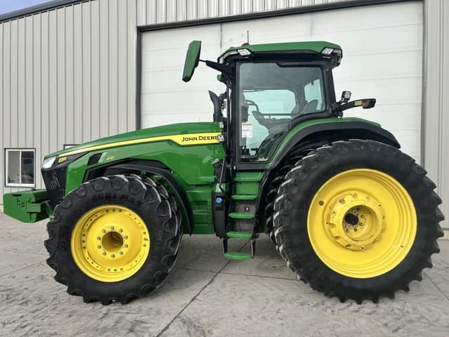 Image of John Deere 8R 410 equipment image 2