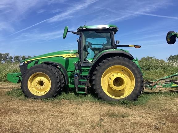 Image of John Deere 8R 410 equipment image 4