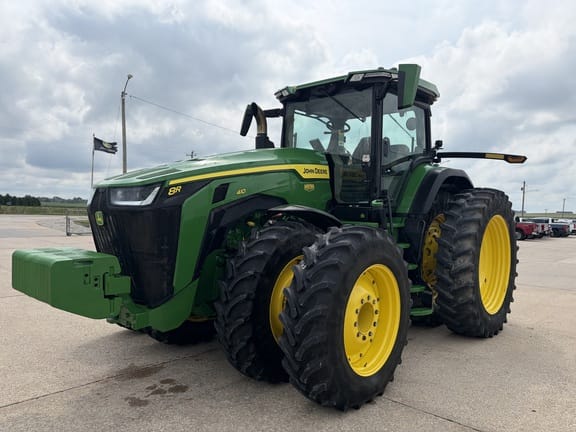 2020 John Deere 8R 410 Equipment Image0