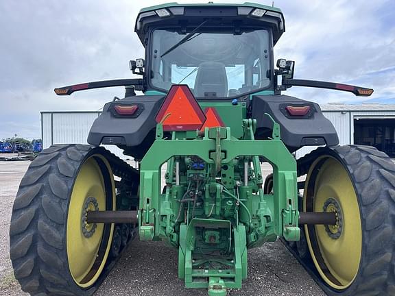 Image of John Deere 8RT 370 equipment image 4