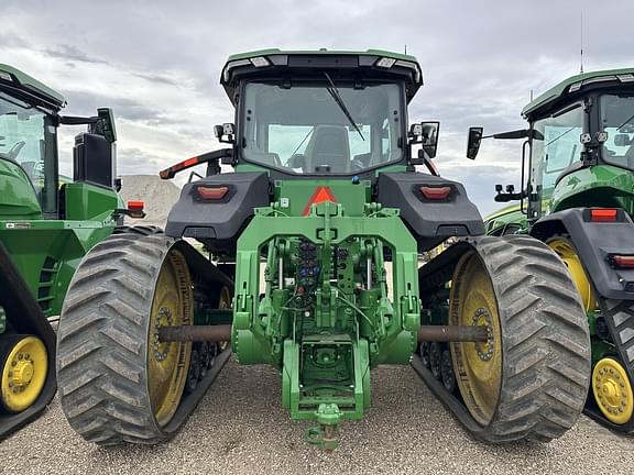 Image of John Deere 8RT 370 equipment image 2