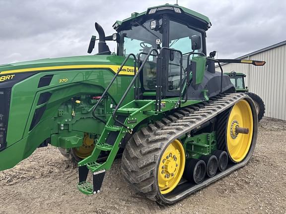 Image of John Deere 8RT 370 equipment image 2