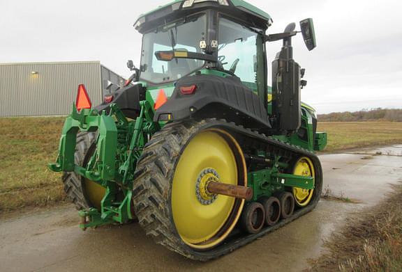 Image of John Deere 8RT 410 equipment image 3