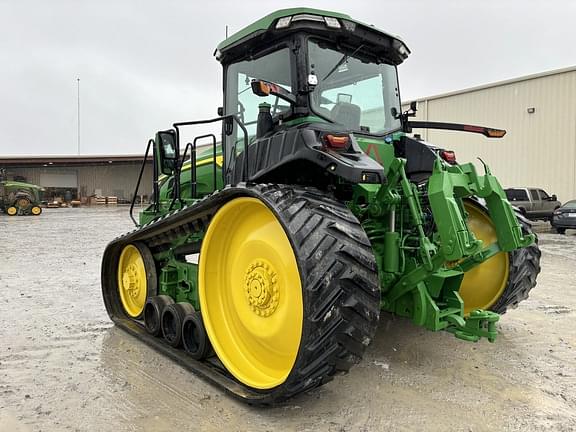 Image of John Deere 8RT 410 equipment image 4