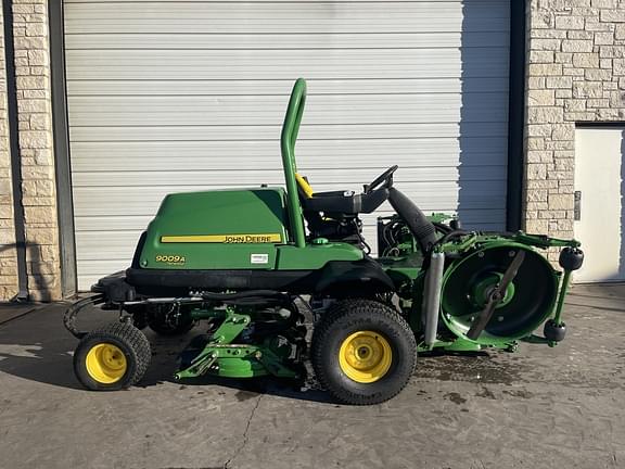 Image of John Deere 9009A equipment image 1