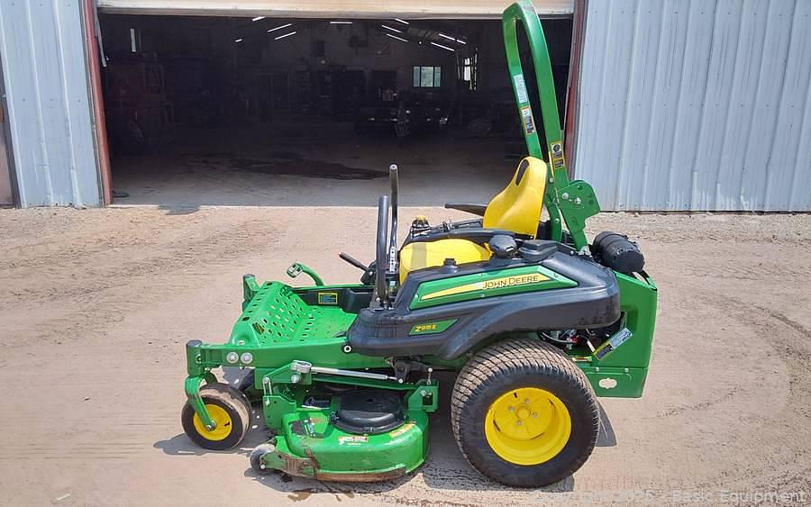 Image of John Deere Z915E Primary Image