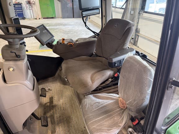 Image of John Deere 9370R equipment image 1