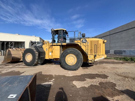 Image of John Deere 944K equipment image 4