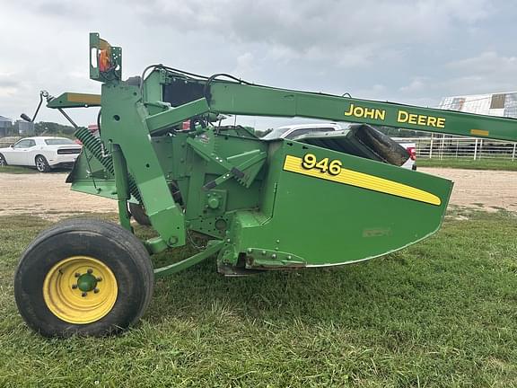 Image of John Deere 946 equipment image 1