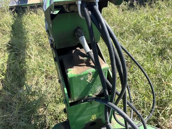 Image of John Deere 946 equipment image 3