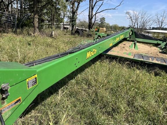 Image of John Deere 946 equipment image 2