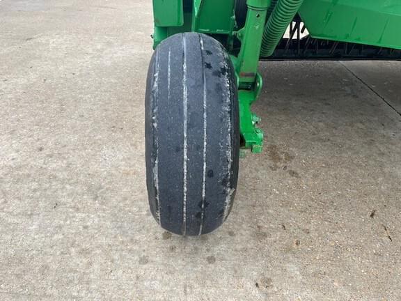 Image of John Deere 946 equipment image 4