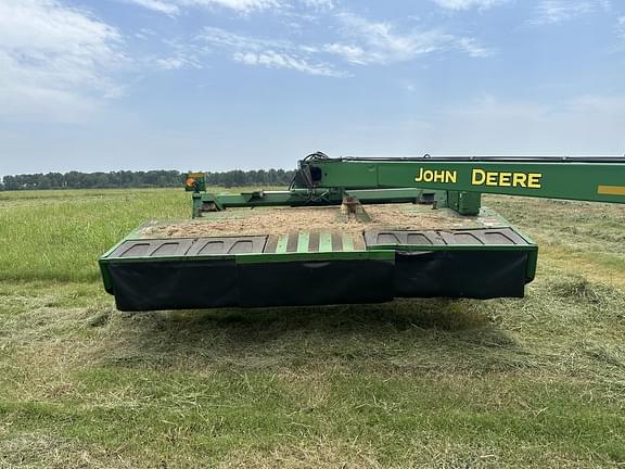 Image of John Deere 946 equipment image 2