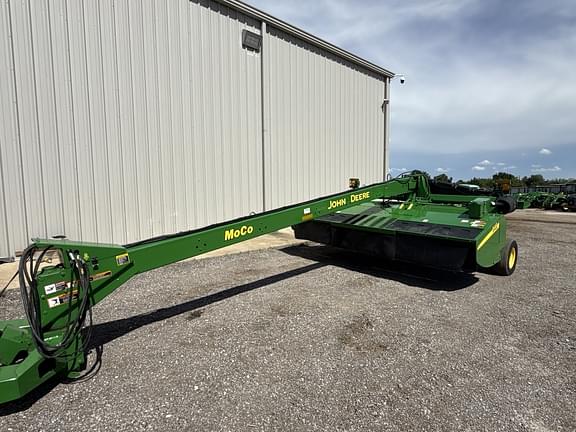 Image of John Deere 946 equipment image 3