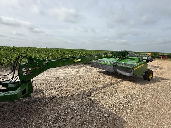 Image of John Deere 946 equipment image 2