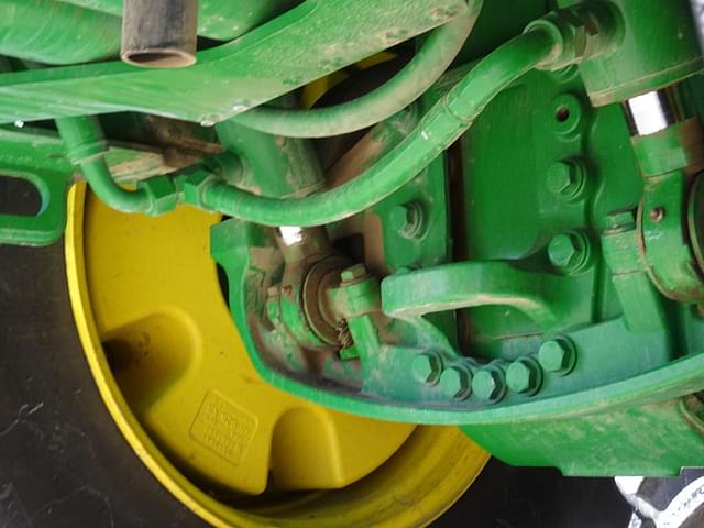 Image of John Deere 9520R equipment image 2