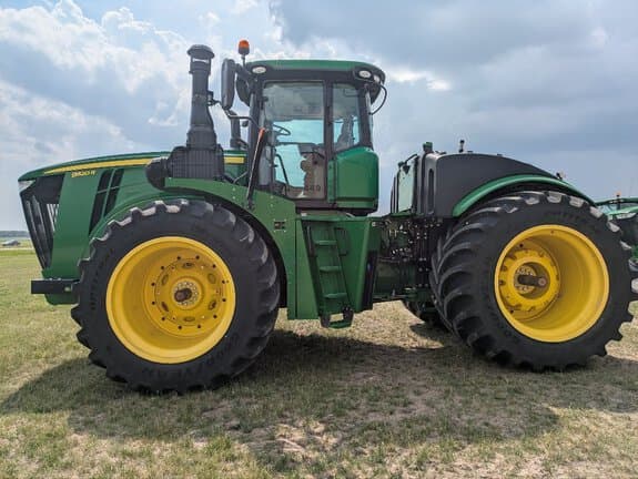 Image of John Deere 9520R equipment image 4