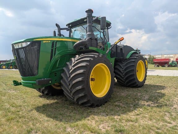 Image of John Deere 9520R equipment image 1
