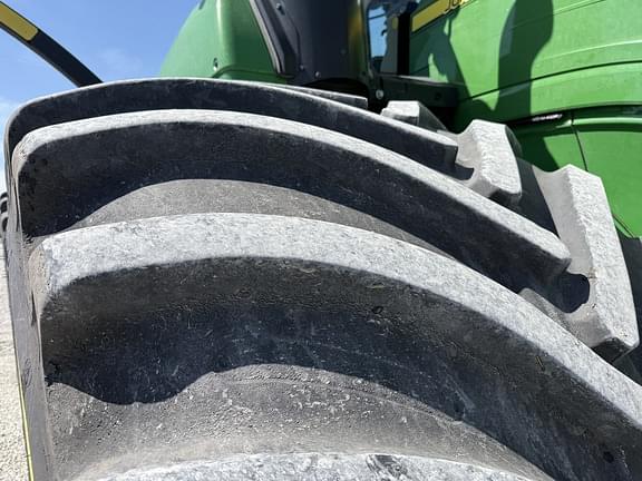 Image of John Deere 9520R equipment image 1