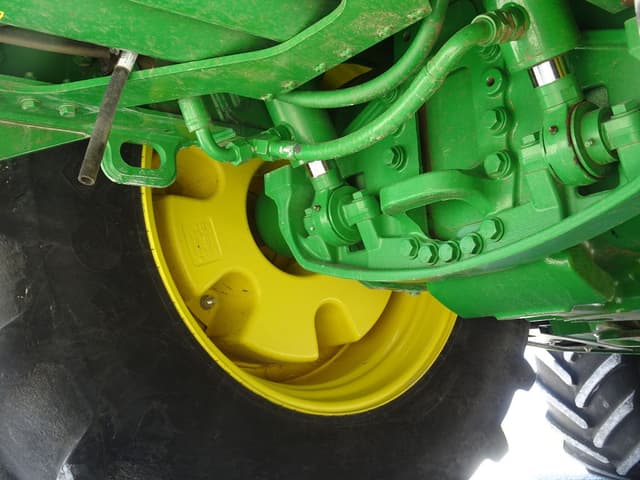 Image of John Deere 9520R equipment image 4