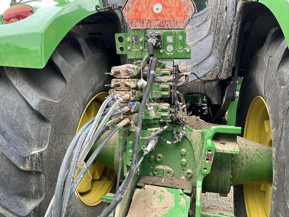 Image of John Deere 9520R equipment image 4
