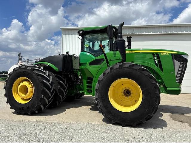 Image of John Deere 9520R equipment image 1