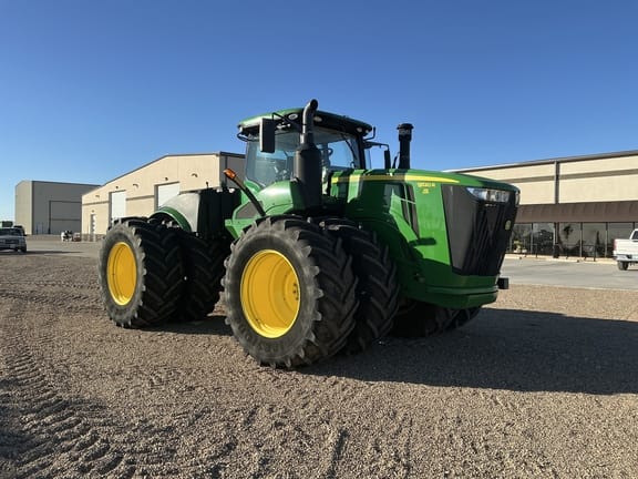 2020 John Deere 9520R Equipment Image0