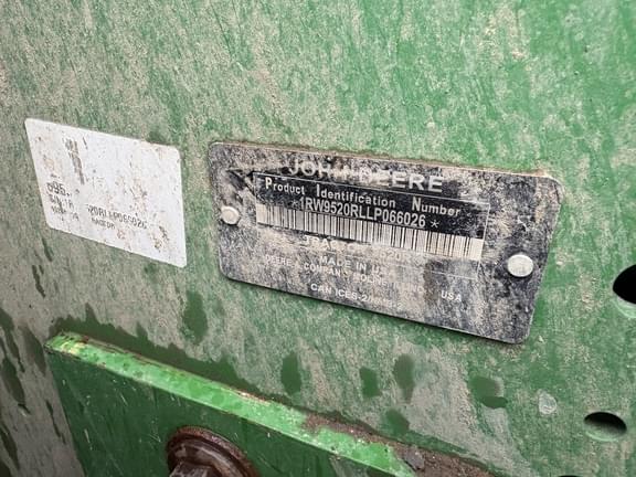 Image of John Deere 9520R equipment image 4