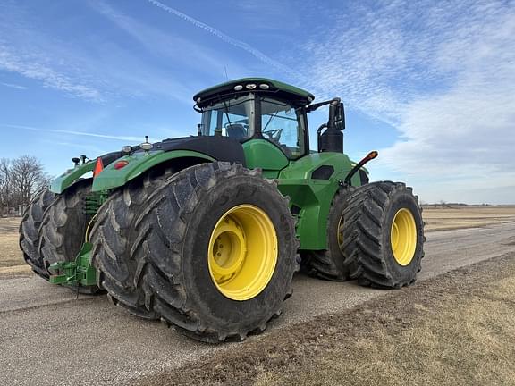 Image of John Deere 9520R equipment image 4