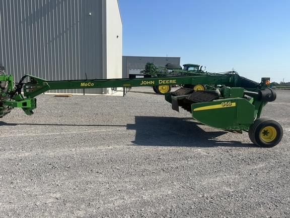 Image of John Deere 956 equipment image 1