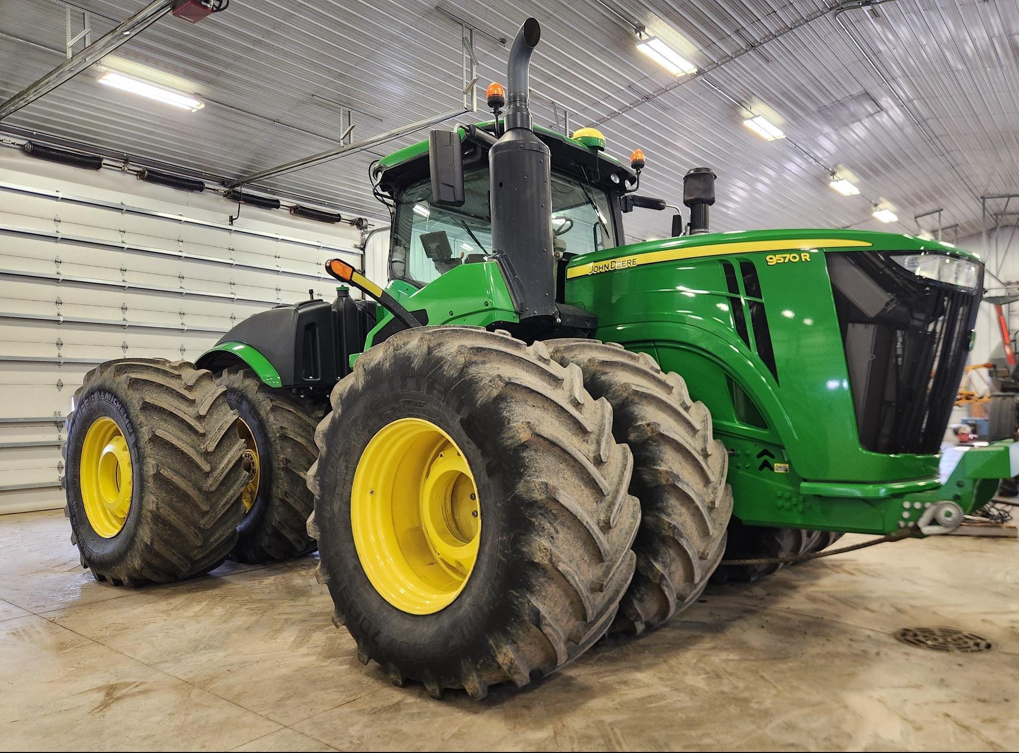2020 John Deere 9570R Equipment Image0