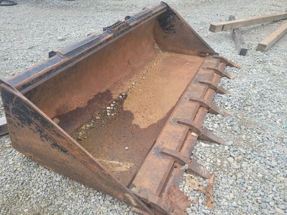 Main image John Deere C72