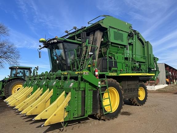 2020 John Deere CP690 Equipment Image0