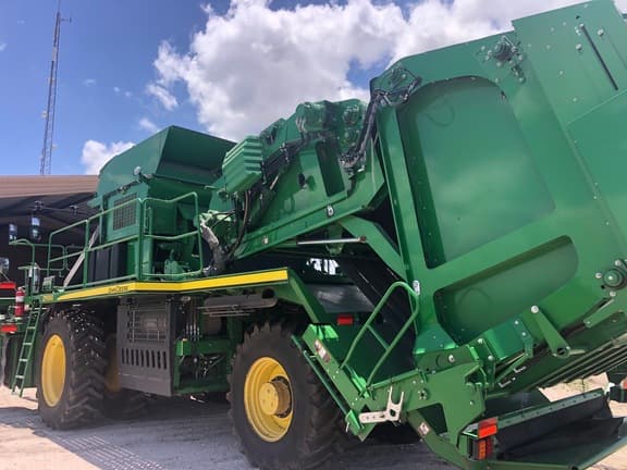 Image of John Deere CP690 equipment image 2