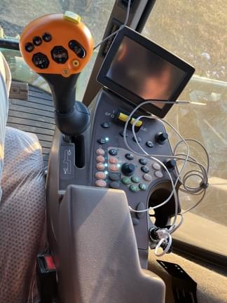 Image of John Deere CP690 equipment image 1