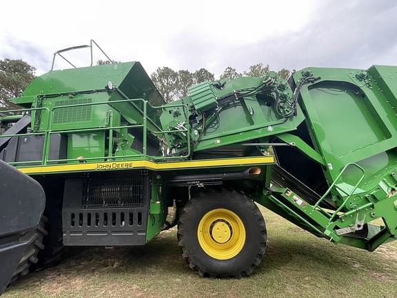 Image of John Deere CP690 equipment image 4