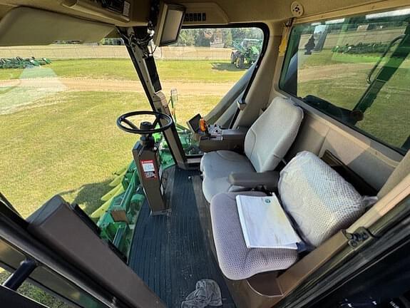 Image of John Deere CP690 equipment image 4