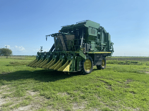 2020 John Deere CP690 Image