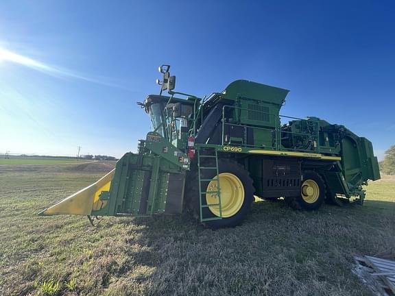 Image of John Deere CP690 equipment image 4