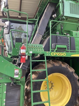2020 John Deere CP690 Equipment Image0