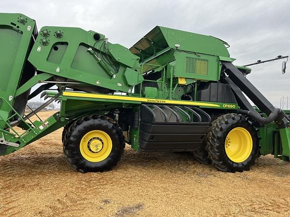 Image of John Deere CP690 equipment image 2