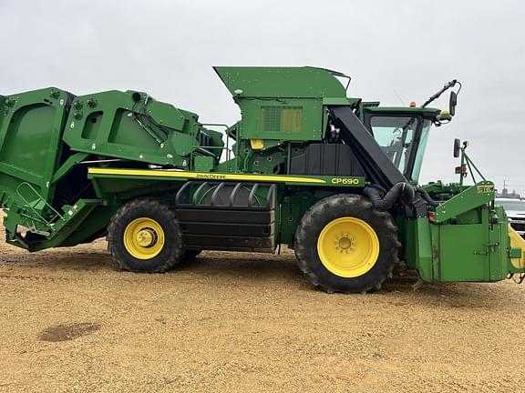 Image of John Deere CP690 equipment image 2