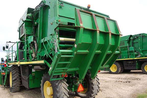 Image of John Deere CP690 equipment image 2